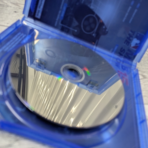 MLB 15 The Show for PS4 - Blue Case - Picture 5 of 5